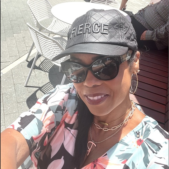 Meet your Posher, Becky - Picture 1 of 3